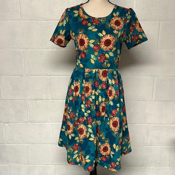 LuLaRoe Dresses & Skirts - Lularoe dress blue floral with pockets size m